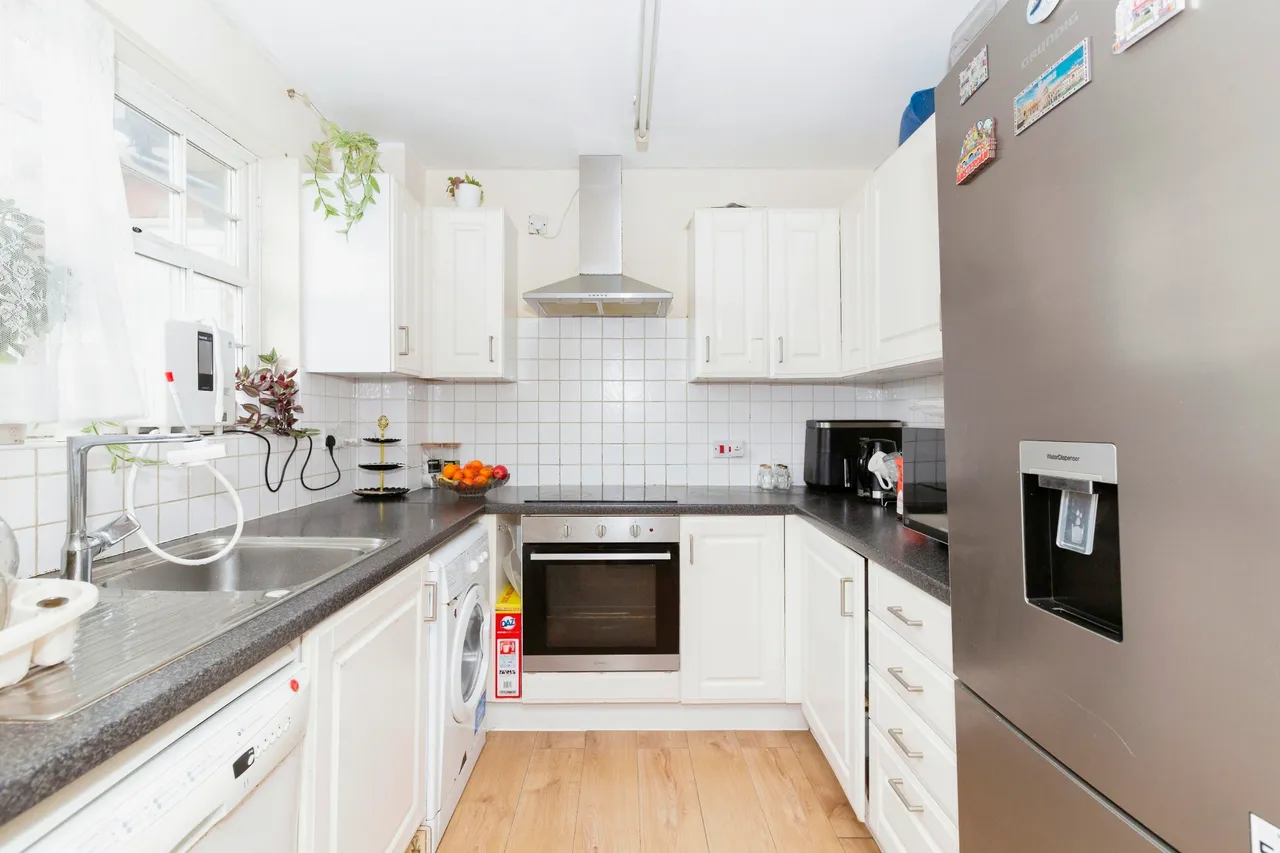 Queensberry Place, London, E12, photo 9