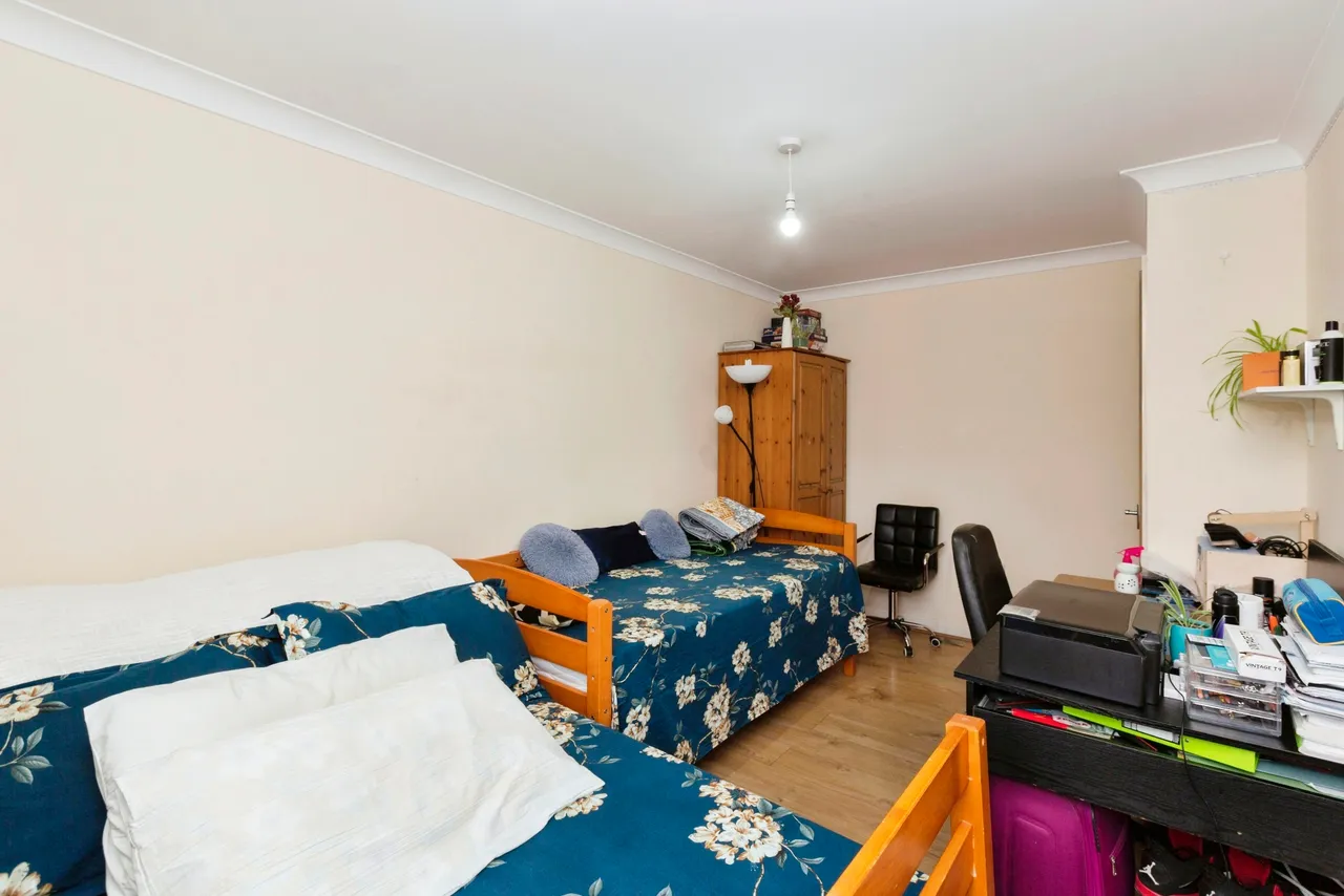 Queensberry Place, London, E12, photo 8