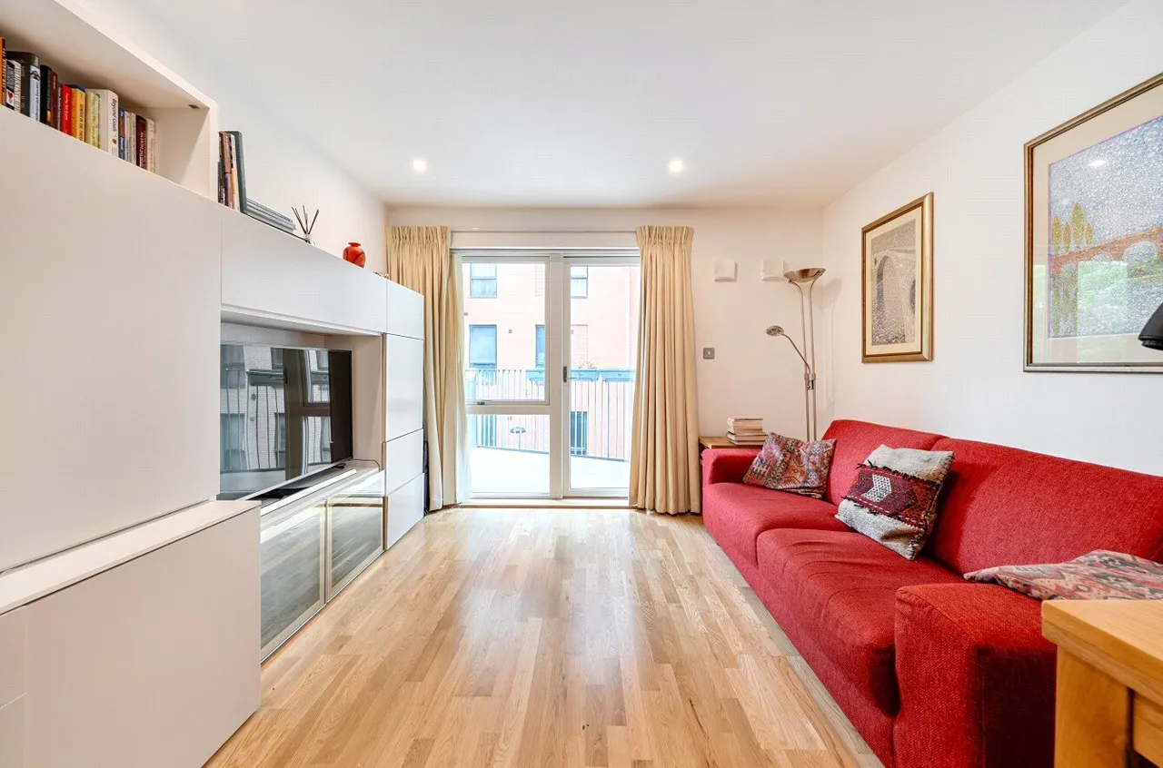 1 bed flat for sale — Jamaica Road, SE16