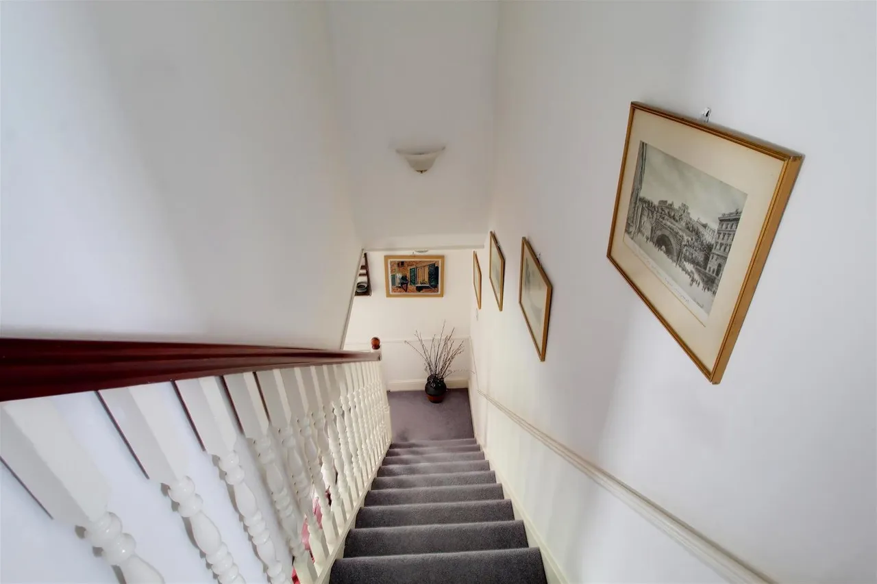 Birch Grove, Potters Bar EN6 1SY, photo 21