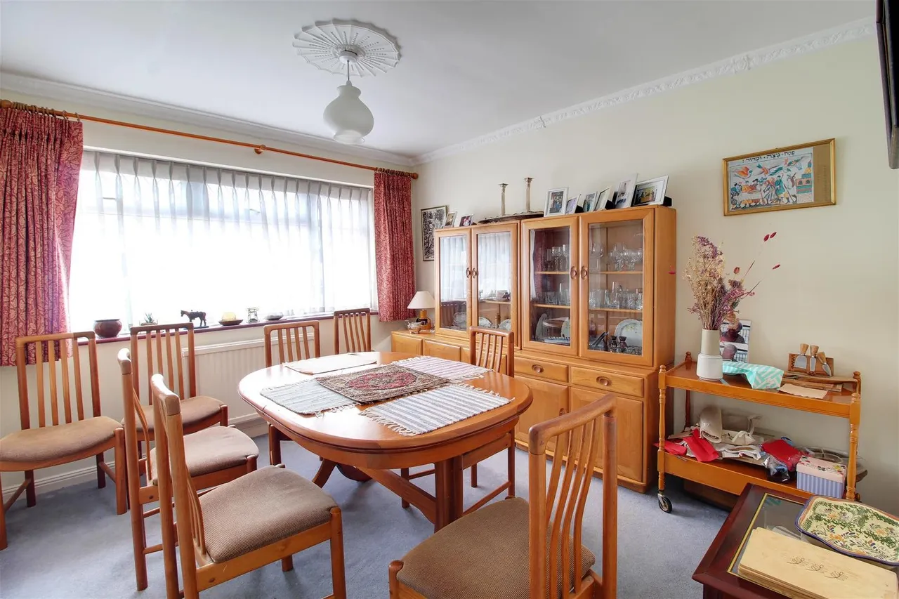 Birch Grove, Potters Bar EN6 1SY, photo 5