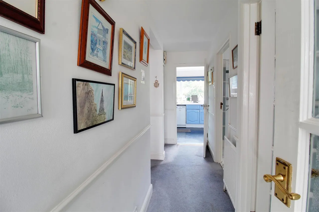 Birch Grove, Potters Bar EN6 1SY, photo 11