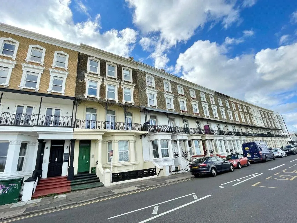 2 bed flat for sale, Ethelbert Crescent, Margate, CT9