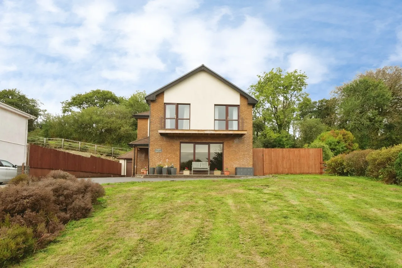 4 bed house for sale, Llandeilo Road, Gorslas, SA14