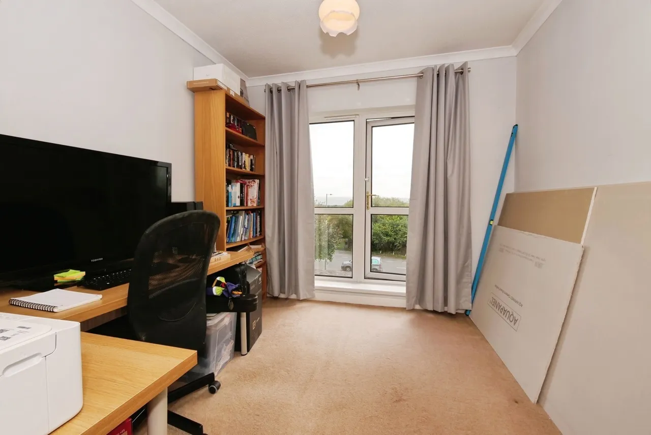 Llandeilo Road, Gorslas, SA14, photo 13
