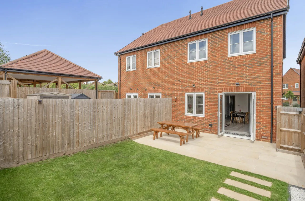 Ferris Green, Warfield, Bracknell, Berkshire, RG42 6FE, photo 25