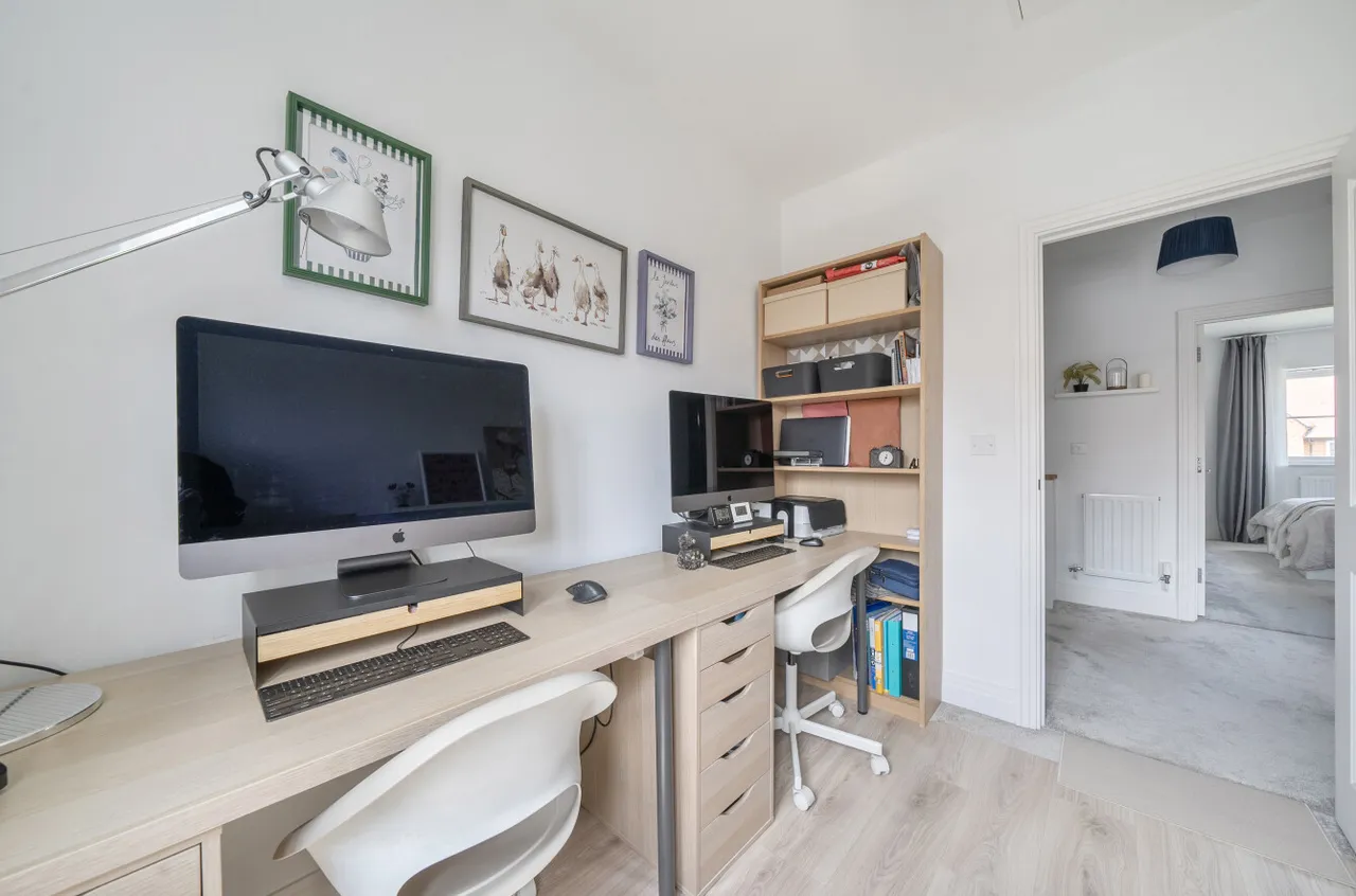 Ferris Green, Warfield, Bracknell, Berkshire, RG42 6FE, photo 13
