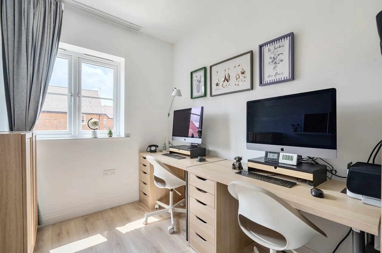 Ferris Green, Warfield, Bracknell, Berkshire, RG42 6FE, photo 12