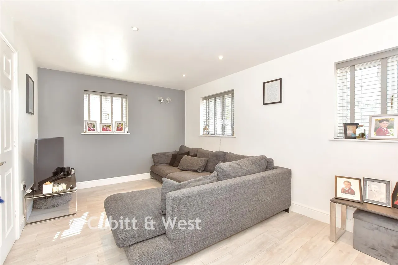 The Oaks, Bognor Regis, PO21, photo 4