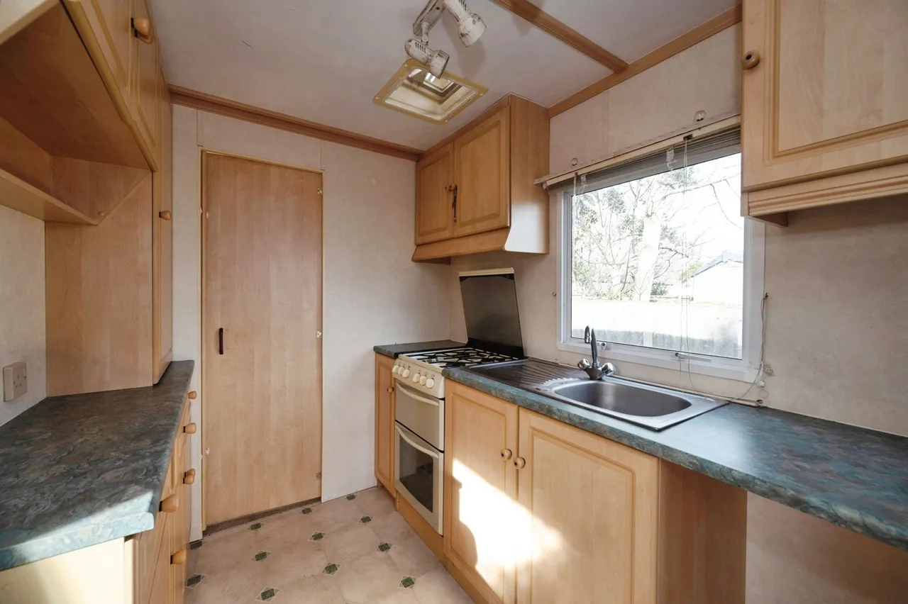 Bosmere Road, Hayling Island, PO11, photo 13