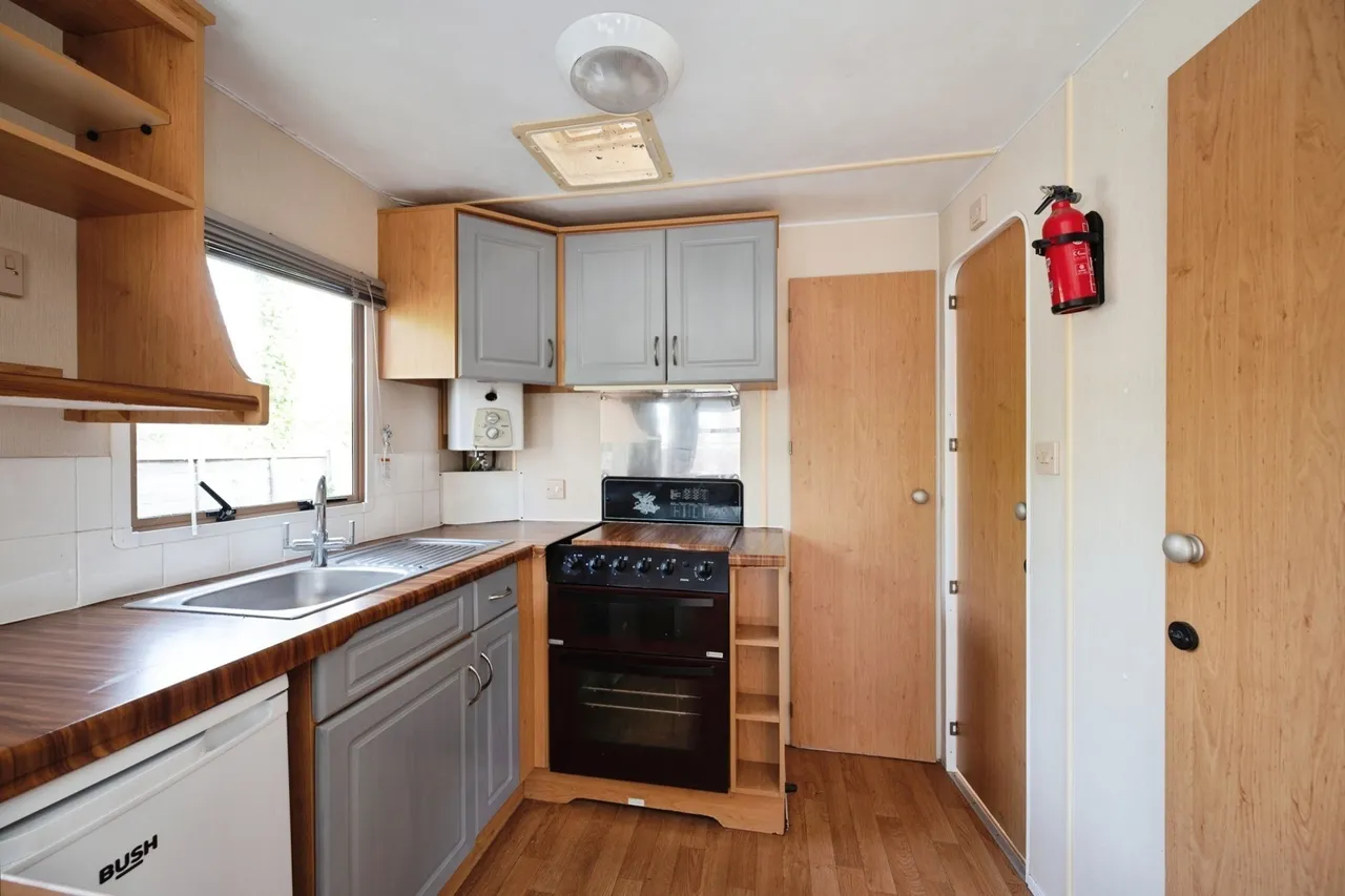 Bosmere Road, Hayling Island, PO11, photo 15