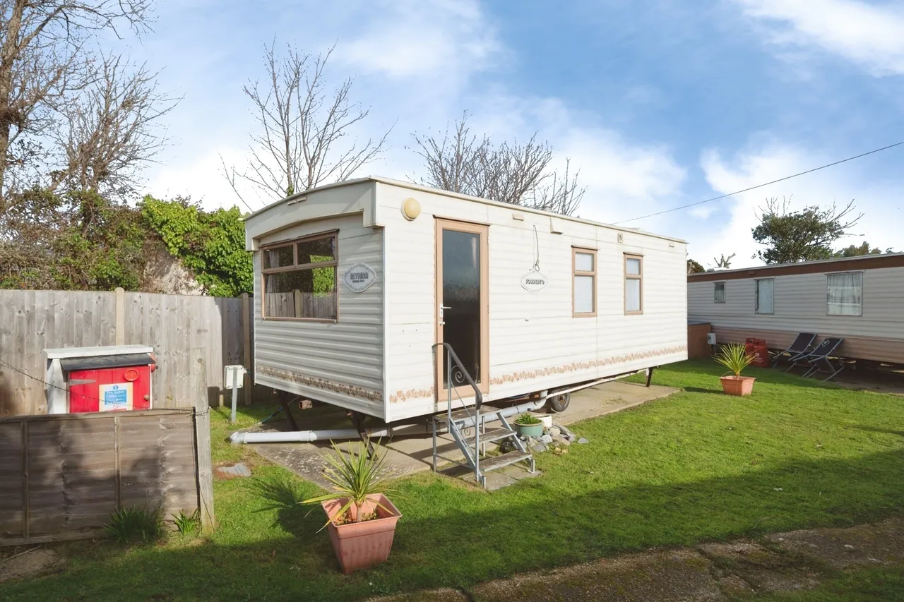 Bosmere Road, Hayling Island, PO11, photo 3