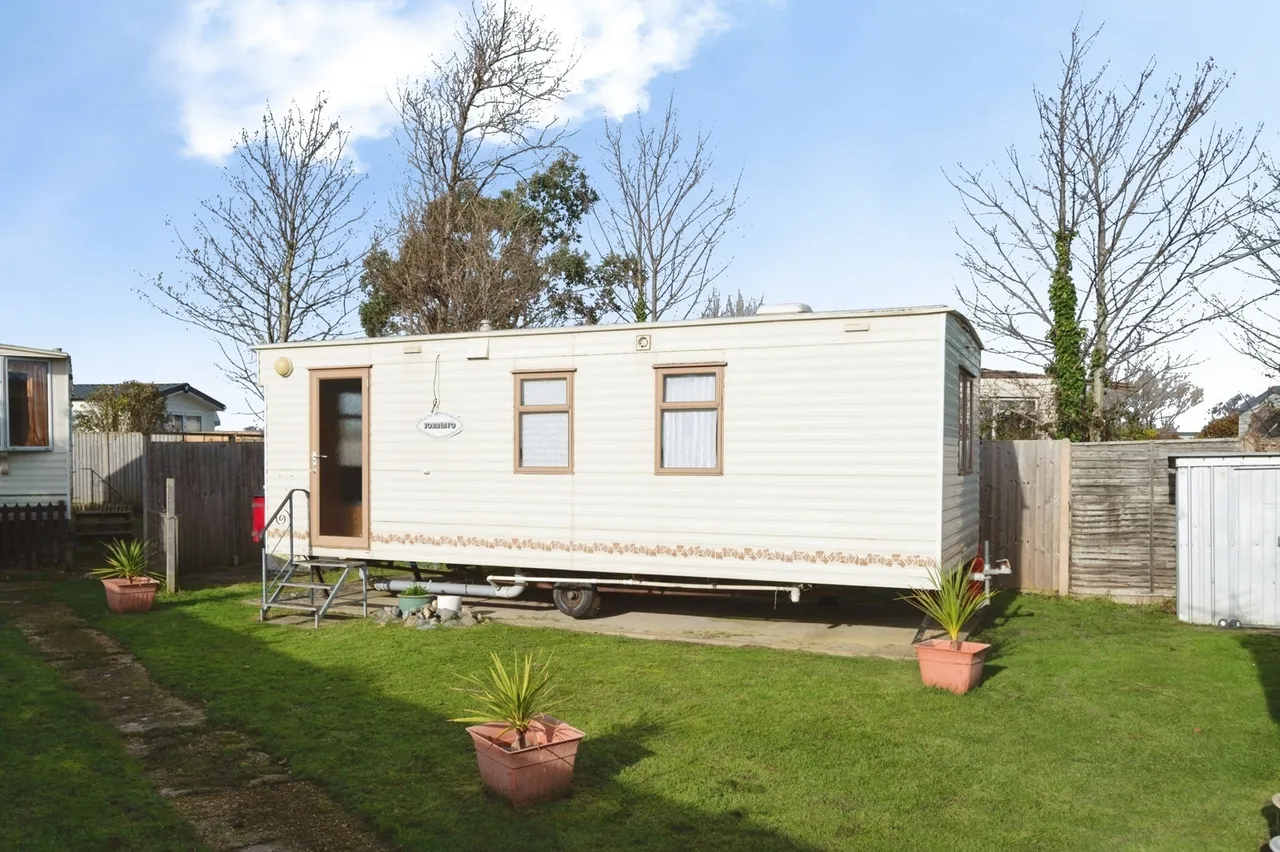 Bosmere Road, Hayling Island, PO11, photo 4