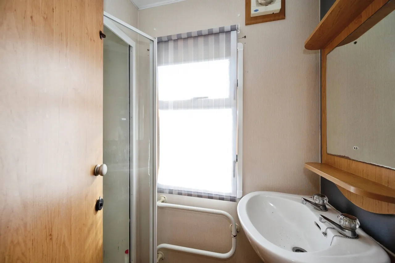Bosmere Road, Hayling Island, PO11, photo 20