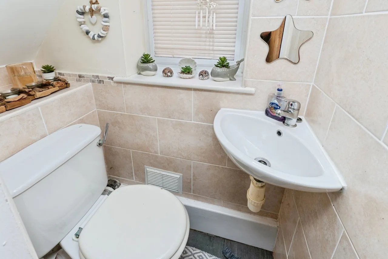 Glenwood Road, Little Sutton, CH66, photo 12