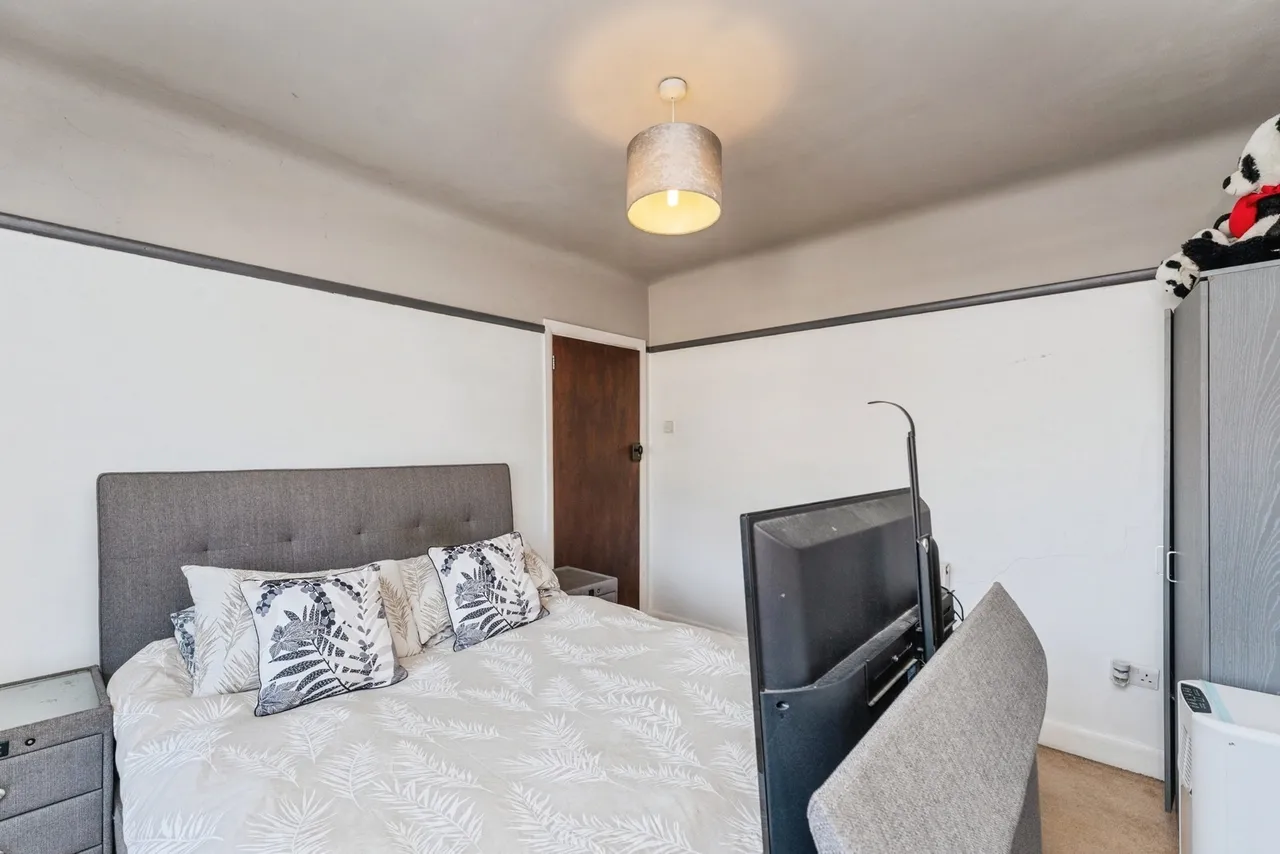 Glenwood Road, Little Sutton, CH66, photo 13