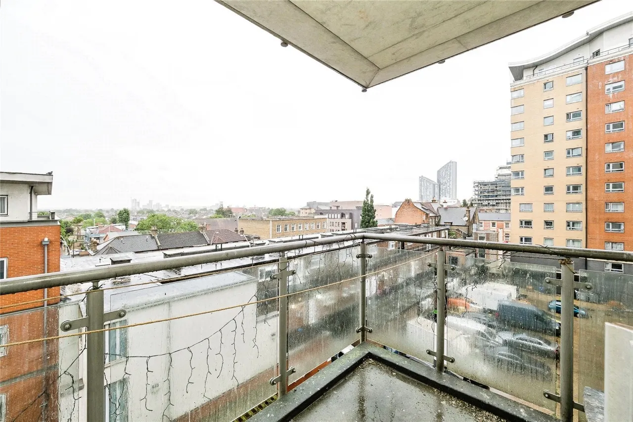 Centreway Apartments, Axon Place, Ilford, IG1, photo 11
