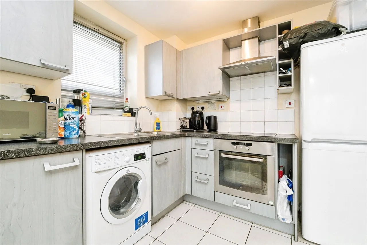 Centreway Apartments, Axon Place, Ilford, IG1, photo 5