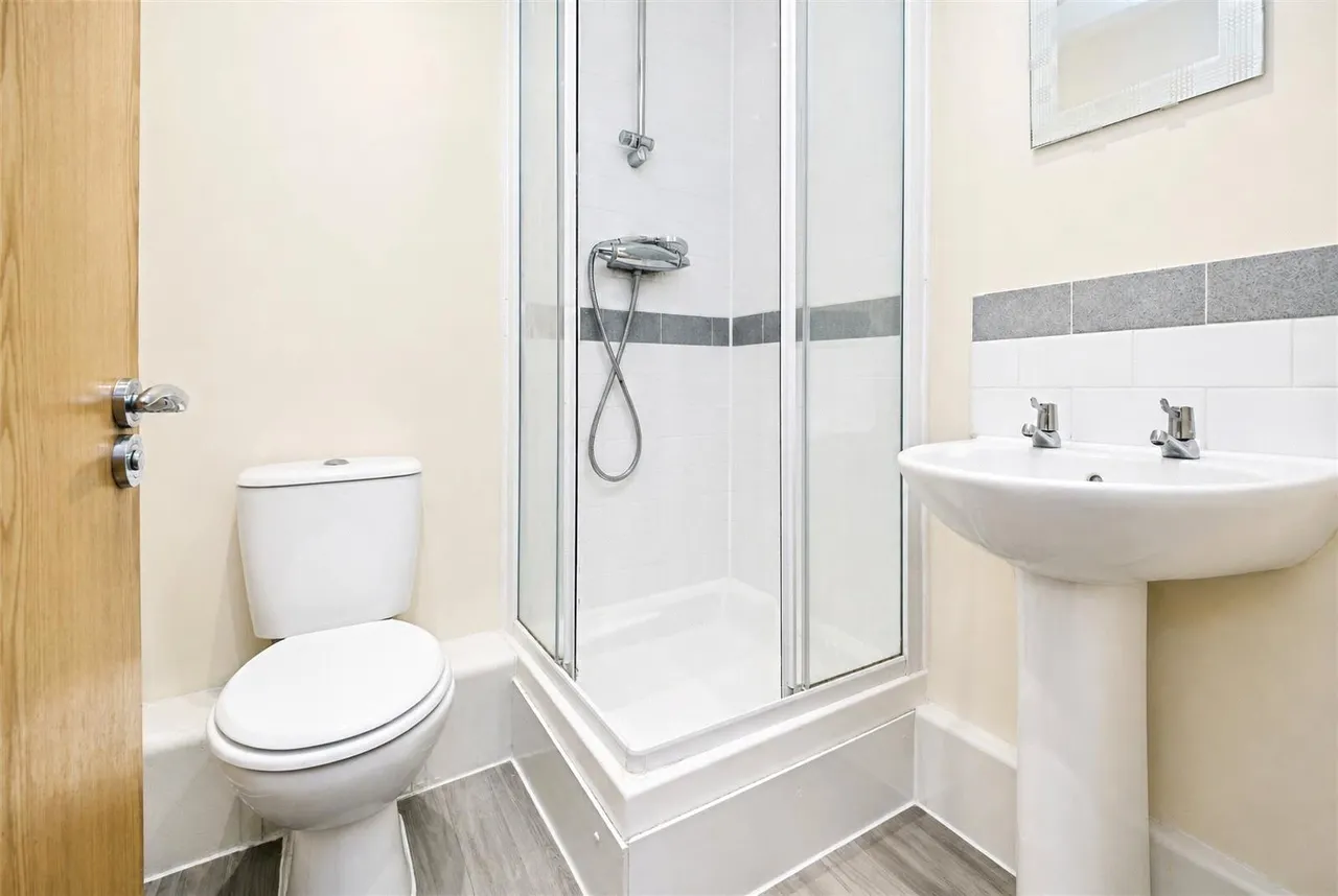 Centreway Apartments, Axon Place, Ilford, IG1, photo 10