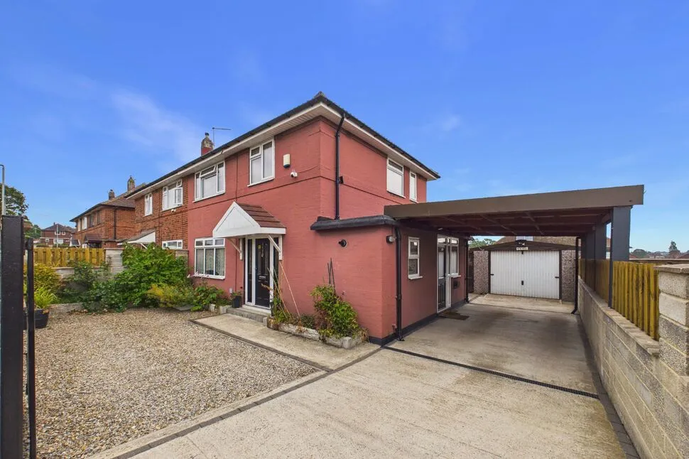 3 bed house for sale — Brooklands Avenue, Seacroft, Leeds, LS14