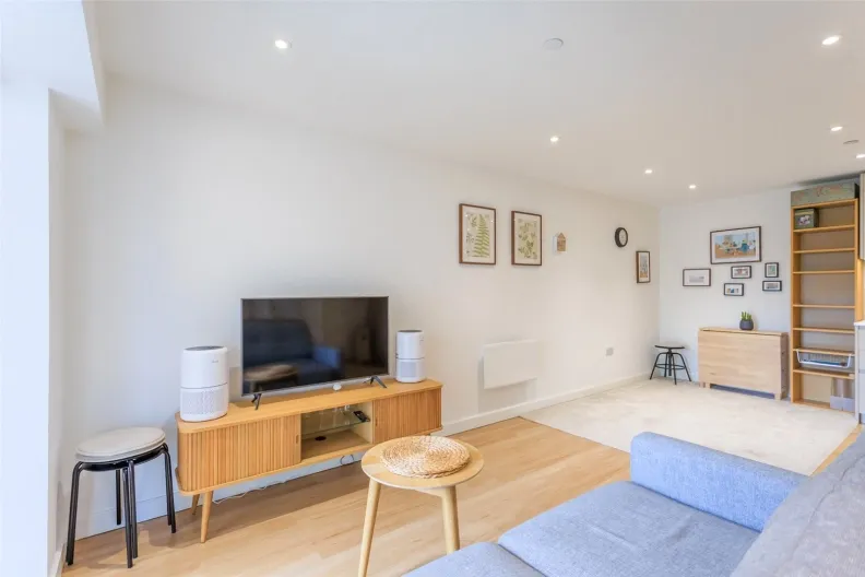 Caversham Road, Beaufort Park, NW9, photo 11