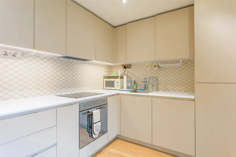 Caversham Road, Beaufort Park, NW9, photo 14
