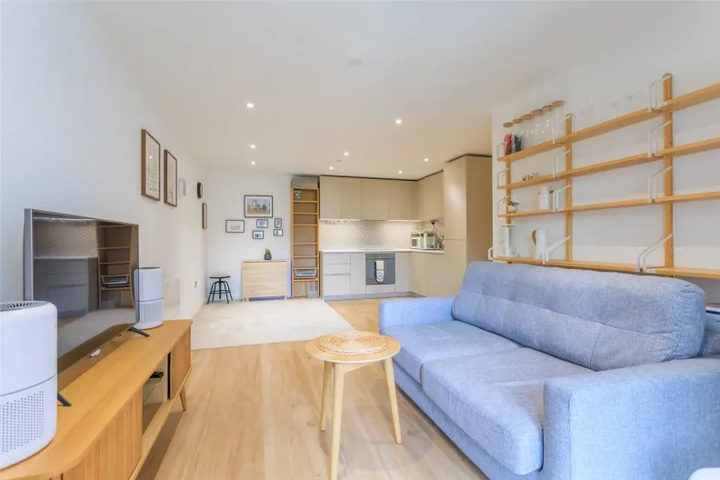 Caversham Road, Beaufort Park, NW9, photo 10