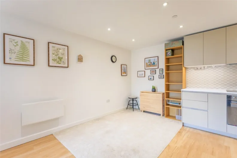 Caversham Road, Beaufort Park, NW9, photo 12