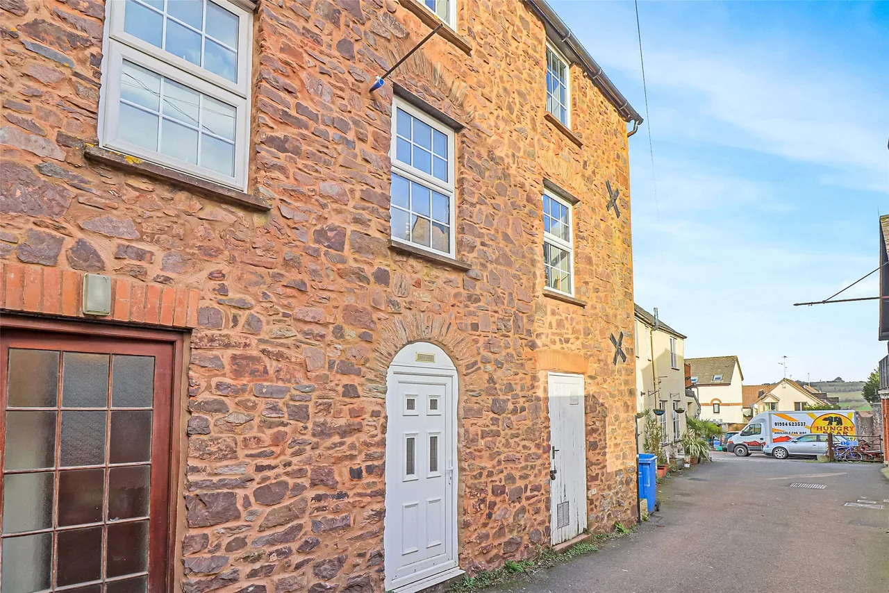 1 bed flat for sale, North Street, Wiveliscombe, TA4