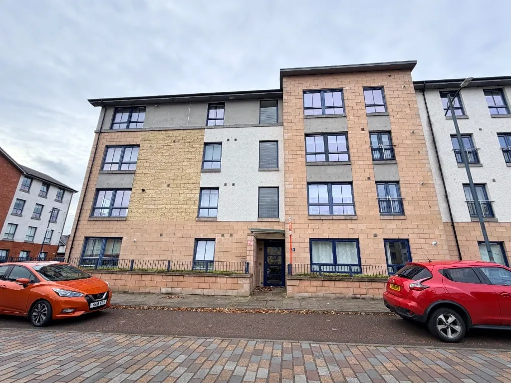 2 bed flat to rent, Oatlands Square, Glasgow, G5