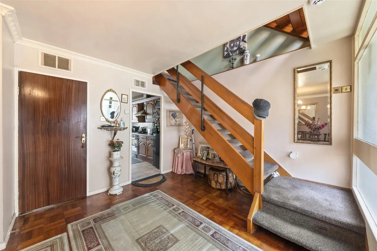 Wheatlands, Heston, photo 7