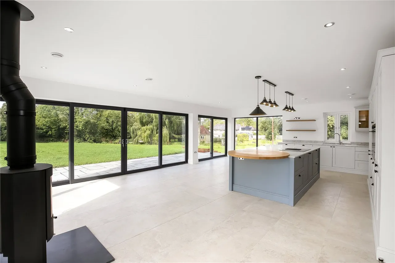 Chapel Lane, Bishopstone, Salisbury, Wiltshire, SP5 4BT, photo 7
