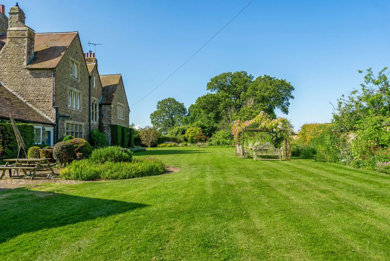 Church Lane, Southwater, RH13, photo 4