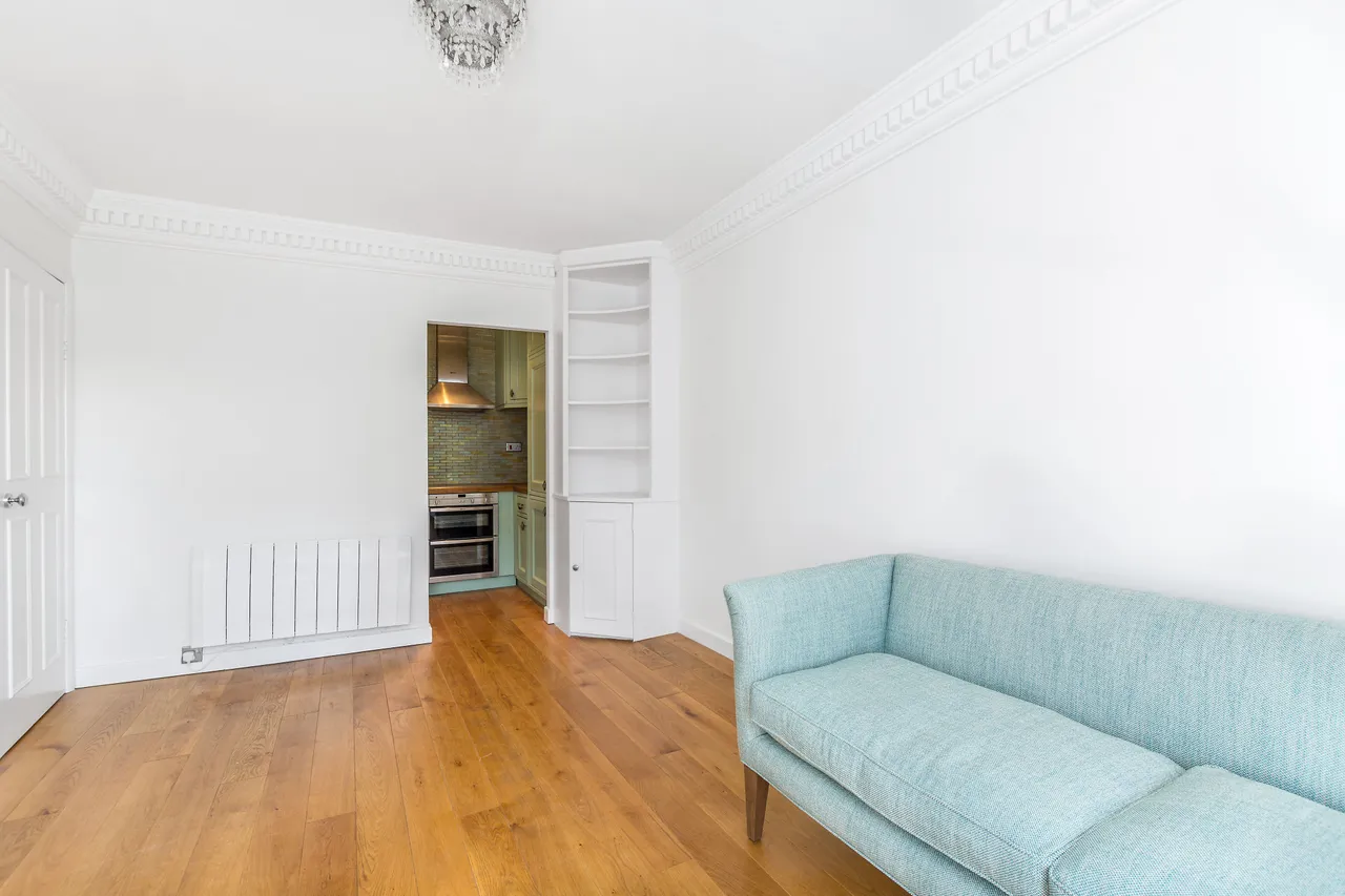 Flat 10, 52 Queens Gardens, London, photo 6