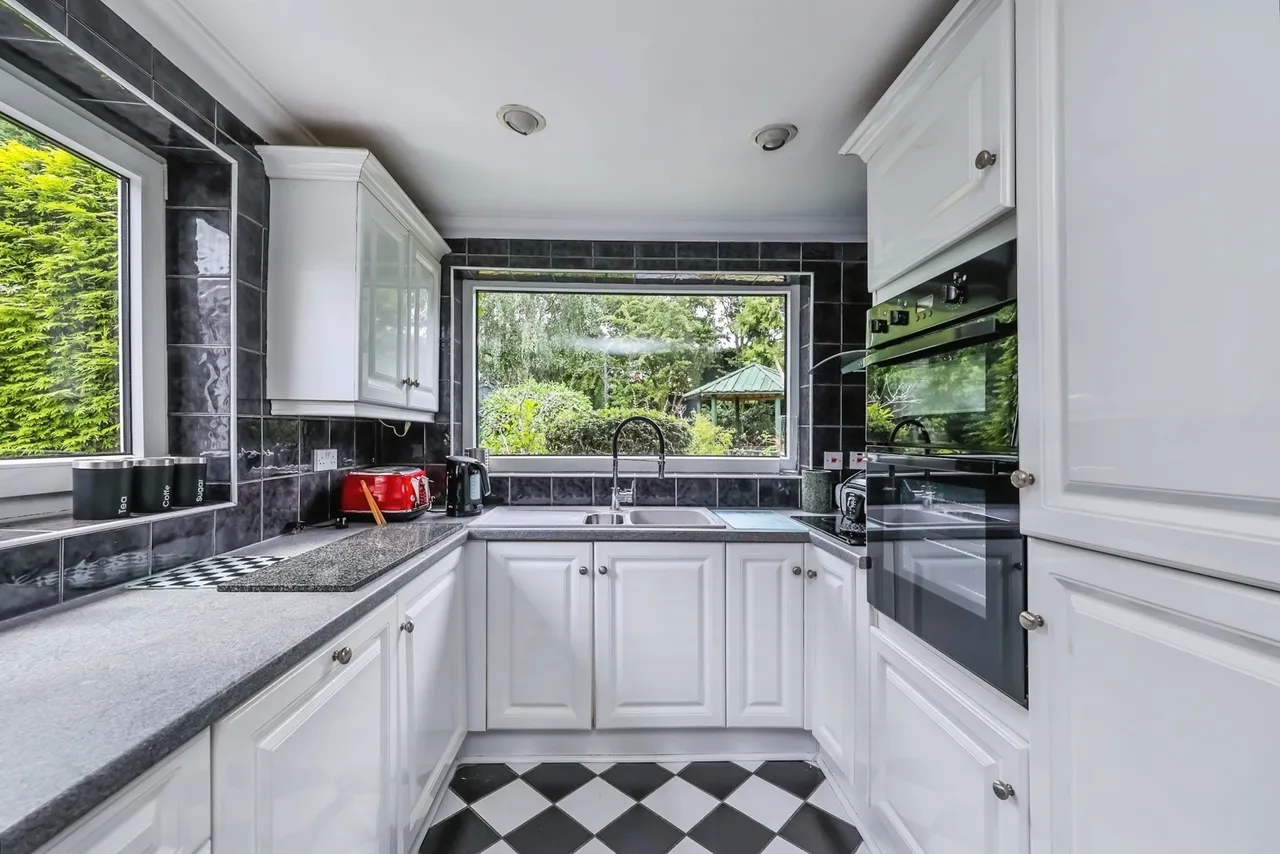 Gisburn Close, Silverdale, Nottingham, NG11, photo 9