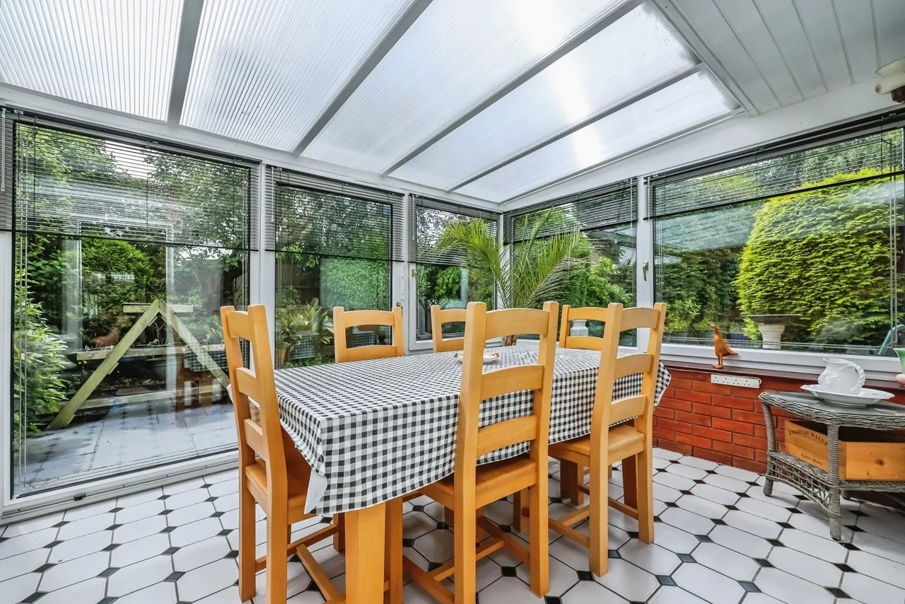Gisburn Close, Silverdale, Nottingham, NG11, photo 3