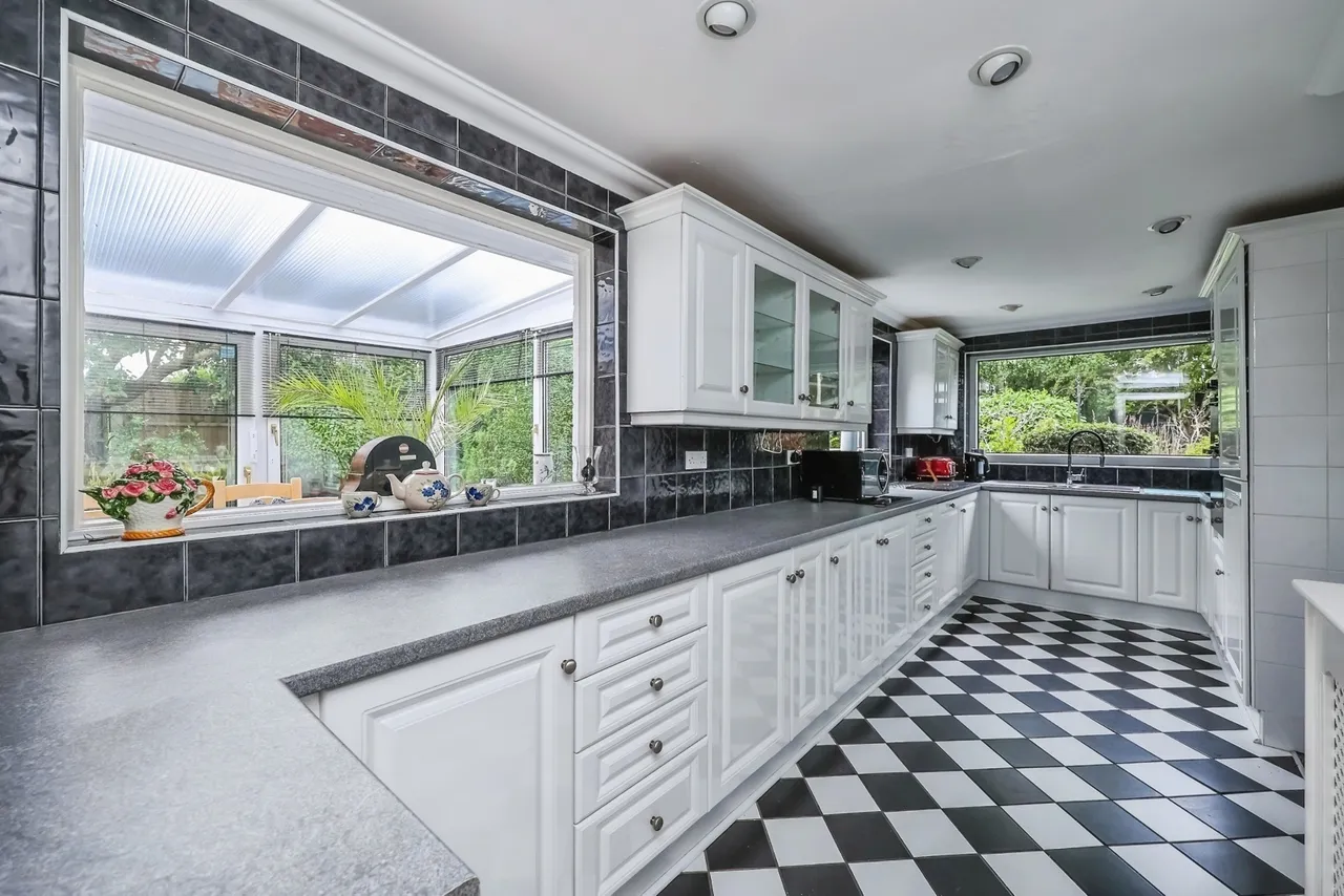Gisburn Close, Silverdale, Nottingham, NG11, photo 2