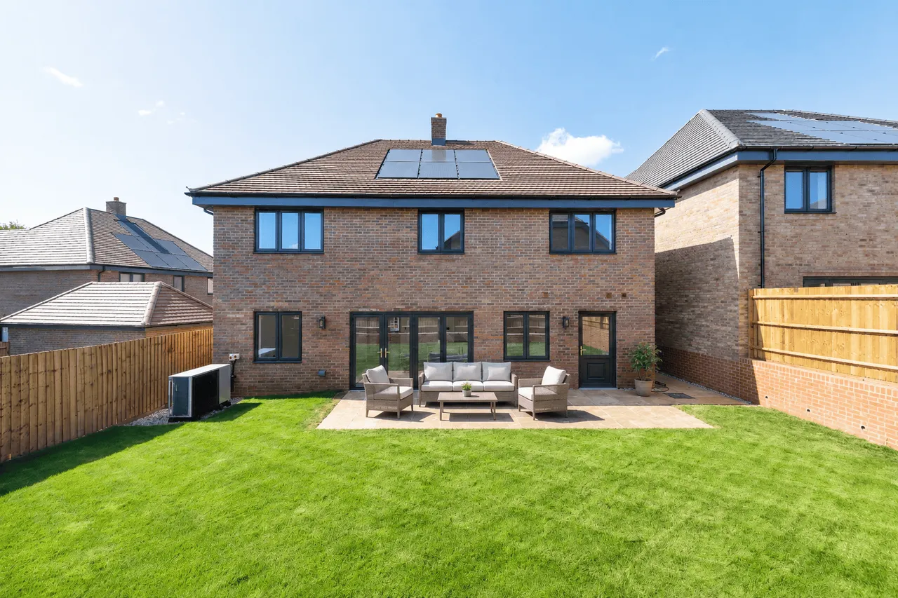 Russell Road, Toddington, LU5, photo 20