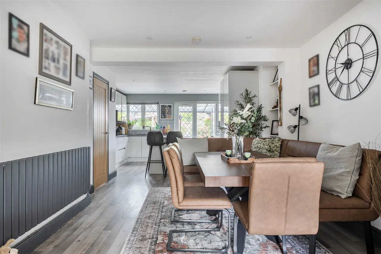 Meadow Drive, Devizes, SN10, photo 2