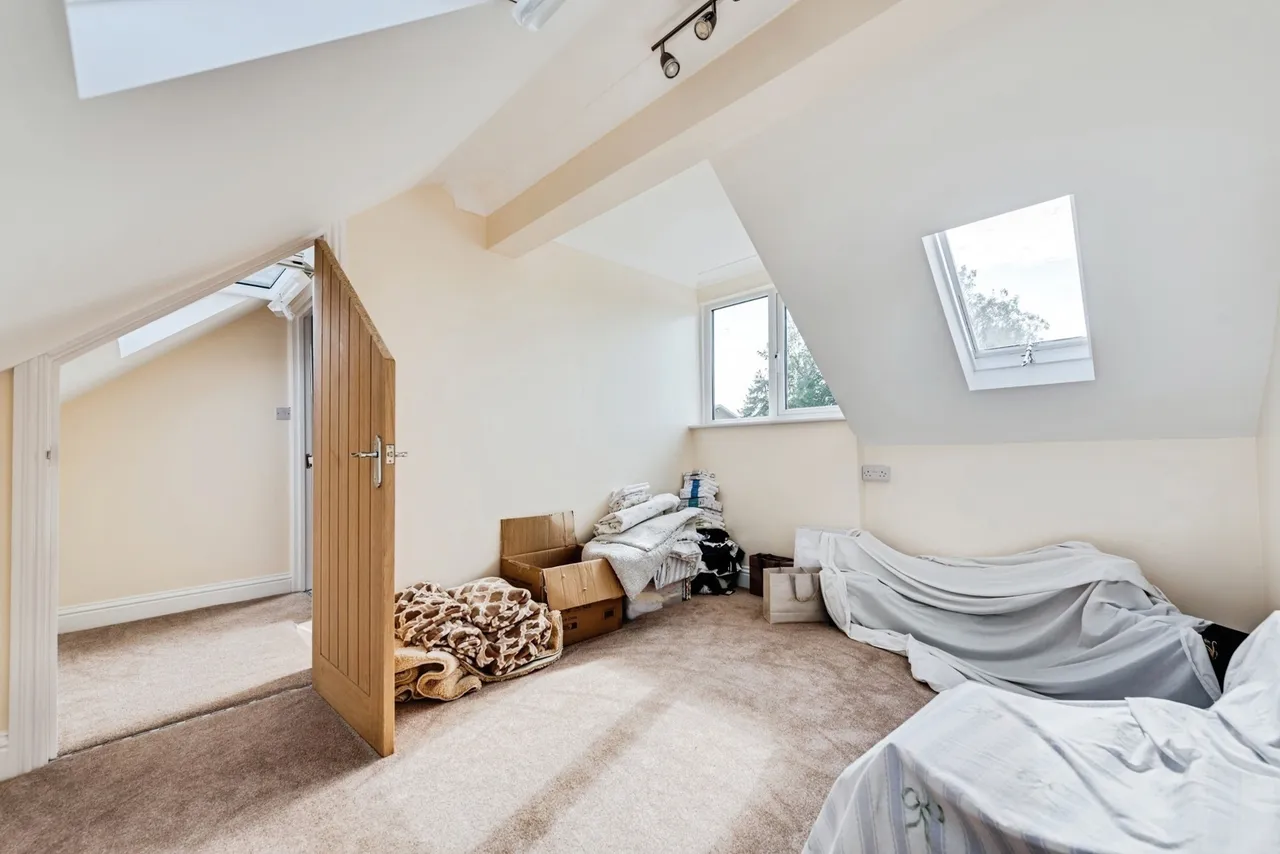 Cleeve Lawn, Swindon, Wiltshire, SN3, photo 18