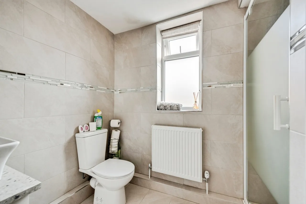 Cleeve Lawn, Swindon, Wiltshire, SN3, photo 8