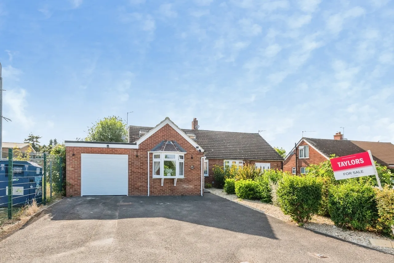Cleeve Lawn, Swindon, Wiltshire, SN3, photo 2