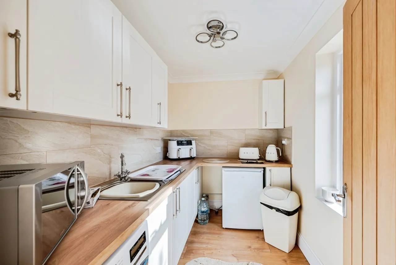 Cleeve Lawn, Swindon, Wiltshire, SN3, photo 7