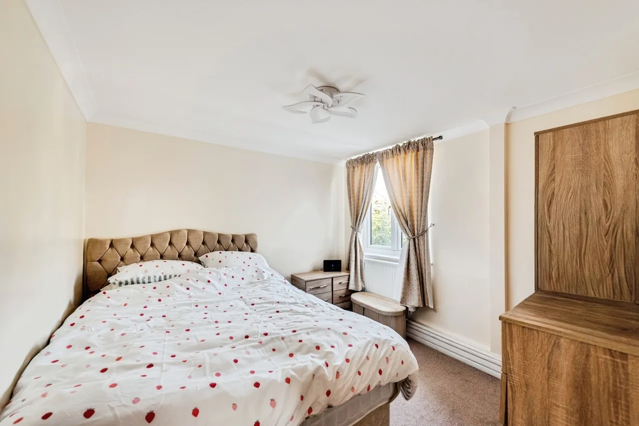 Cleeve Lawn, Swindon, Wiltshire, SN3, photo 11