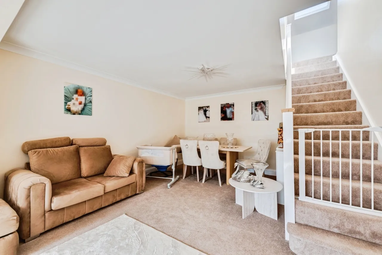Cleeve Lawn, Swindon, Wiltshire, SN3, photo 5