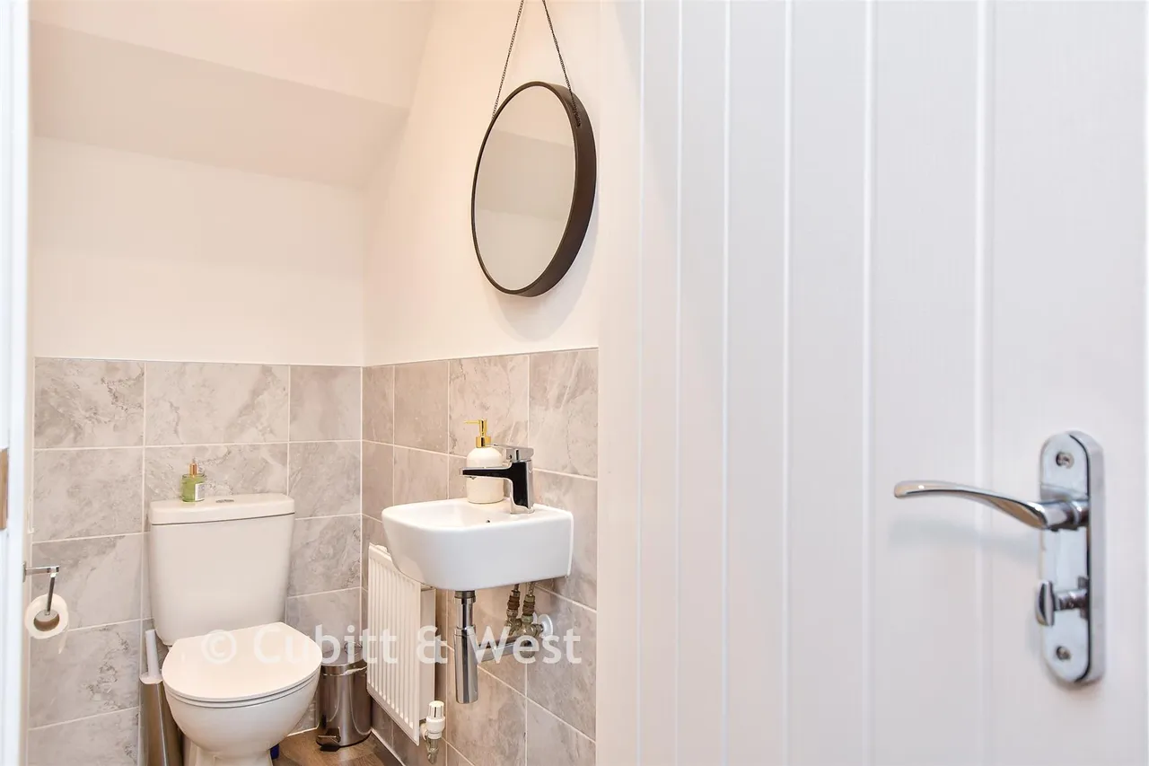 Bloom Close, Worthing, BN13, photo 5