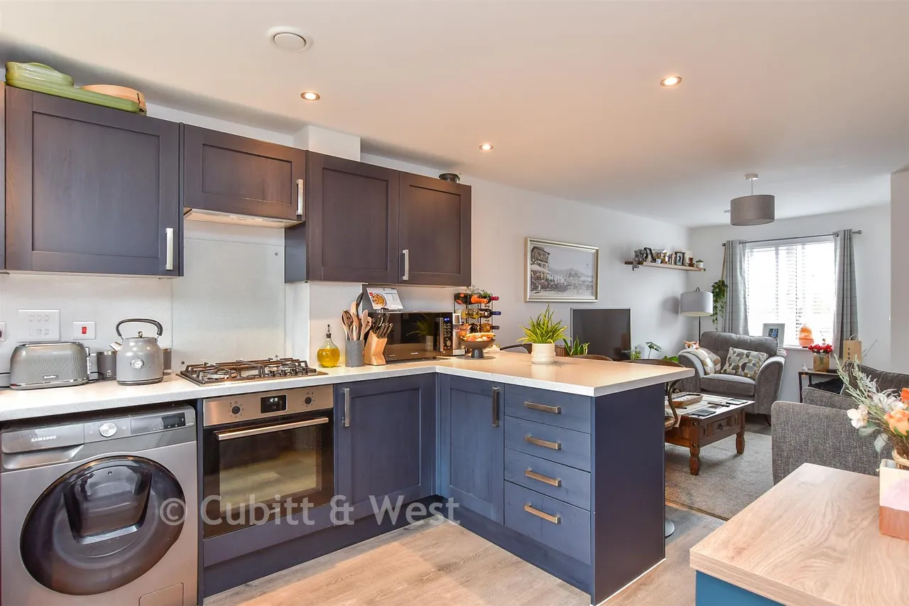 Bloom Close, Worthing, BN13, photo 4