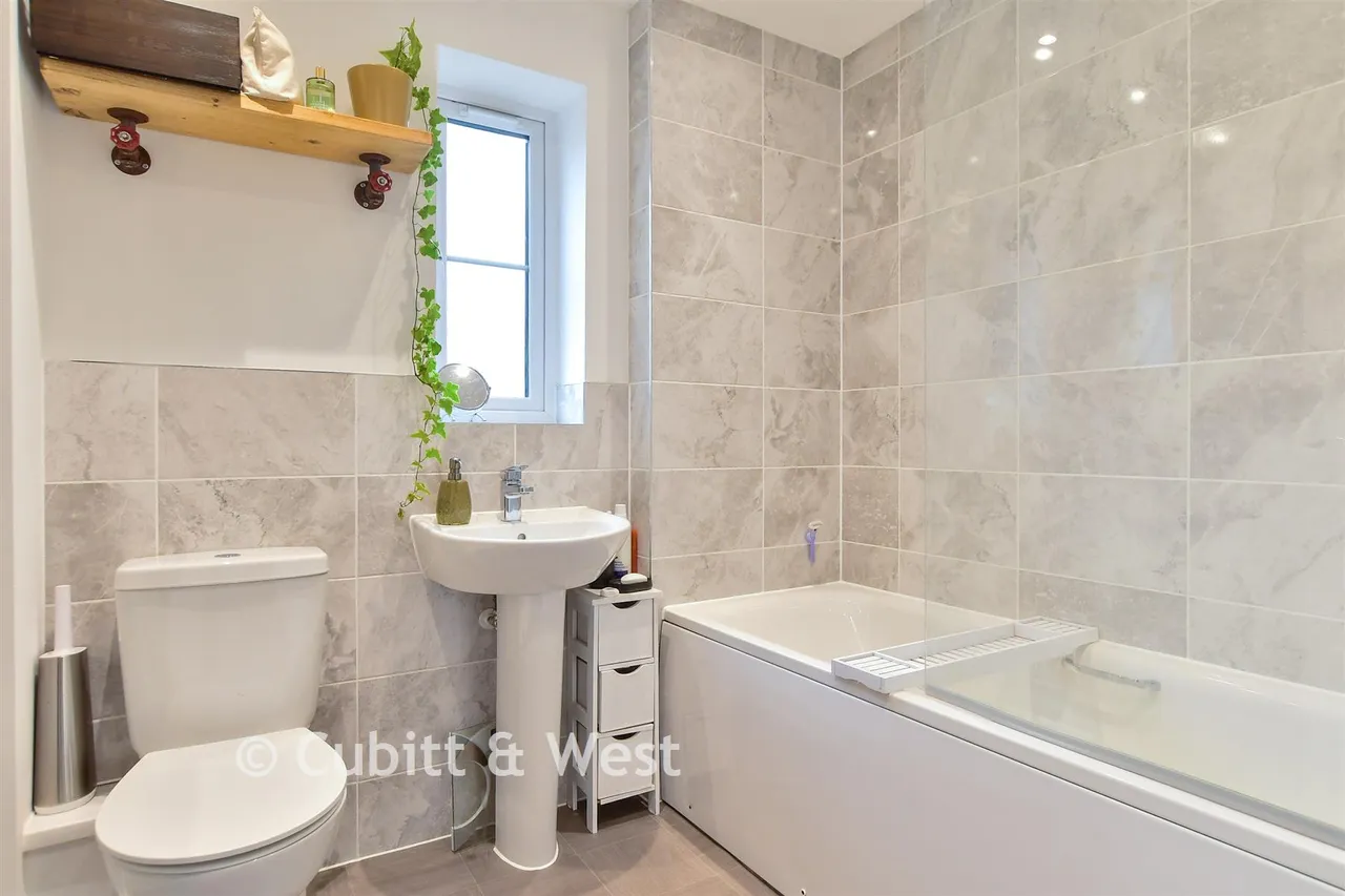 Bloom Close, Worthing, BN13, photo 8