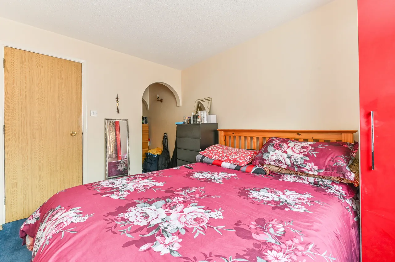 70 St Christophers Gardens, Thornton Heath, photo 7