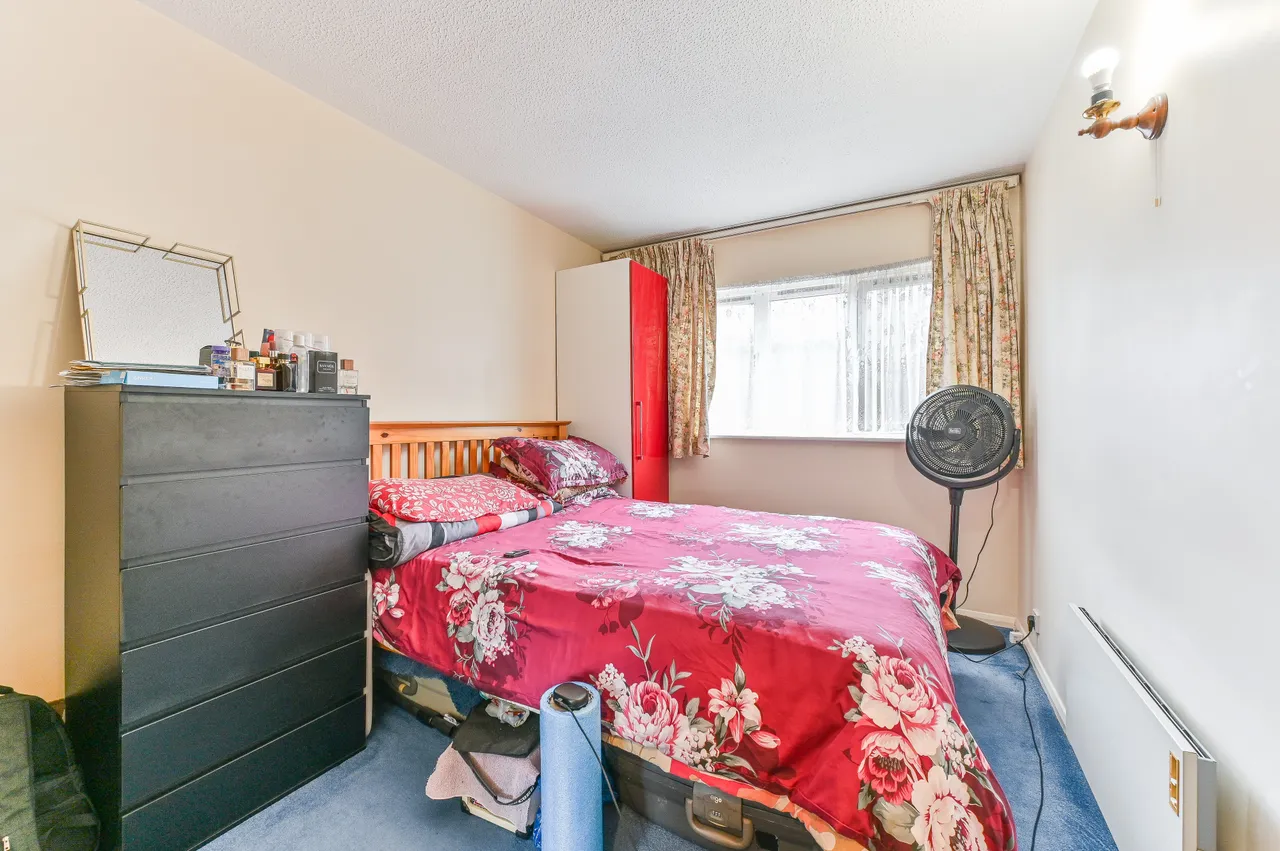 70 St Christophers Gardens, Thornton Heath, photo 6